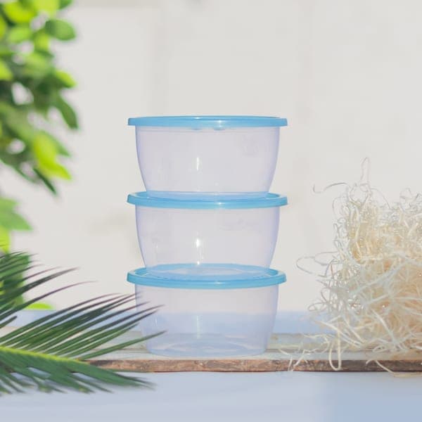 Lidded containers for holding dough - a stand-in for the Ooni Pizza Dough Proofing Boxes, Set of 2, not a photograph of this model
